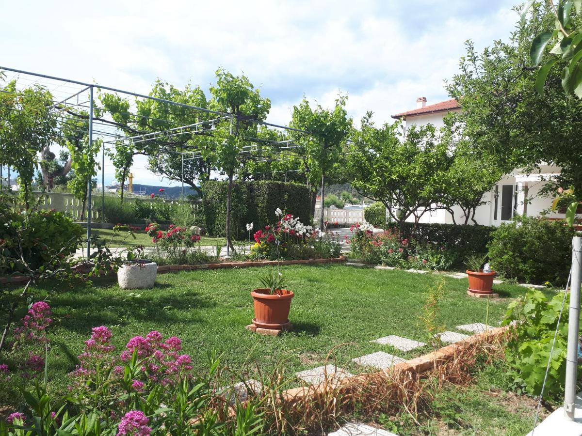 Gvacic House Apartment Supetarska Draga Ngoại thất bức ảnh