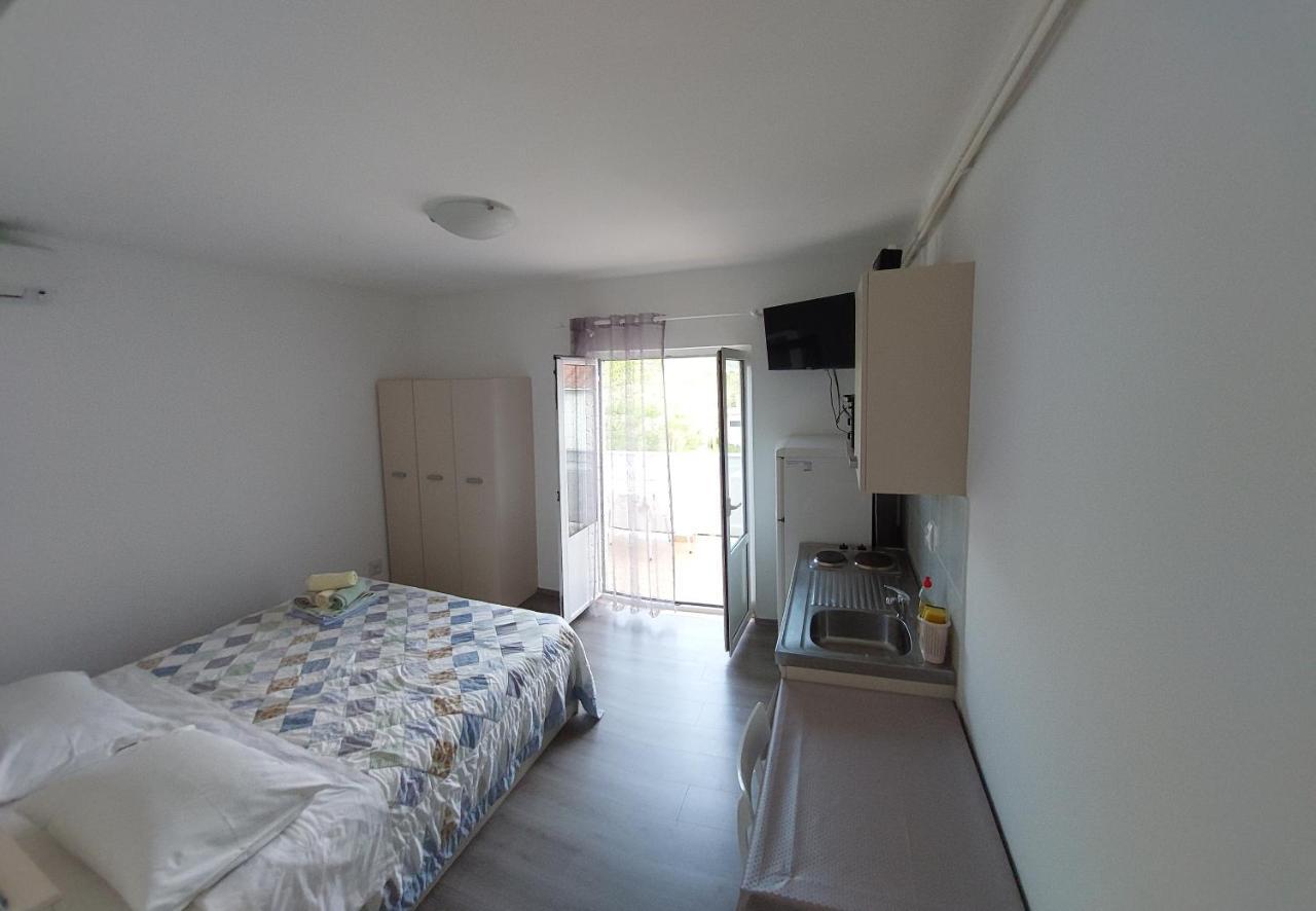 Gvacic House Apartment Supetarska Draga Ngoại thất bức ảnh