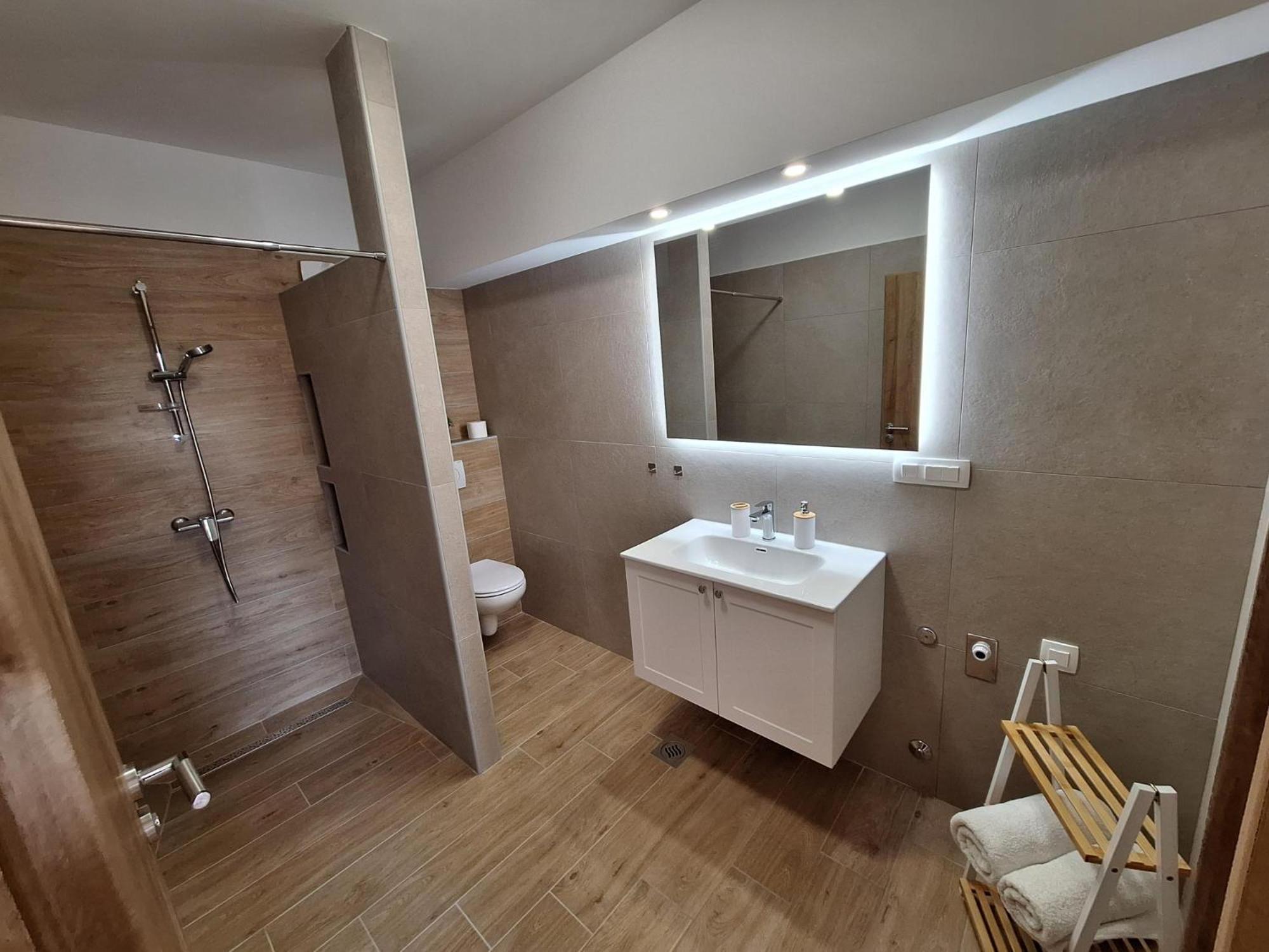 Gvacic House Apartment Supetarska Draga Ngoại thất bức ảnh